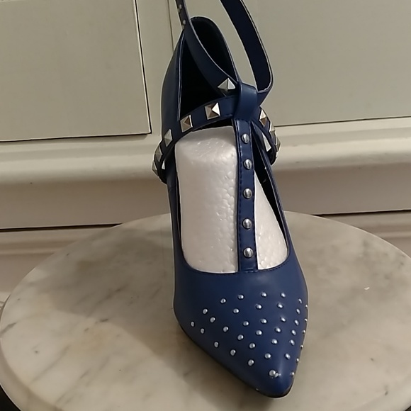 Scene Shoes - Scene blue with silver grommets pumps Sz 7.5